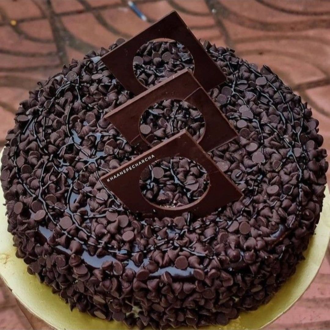 Chocolate Choco Chips Full Cover Cake